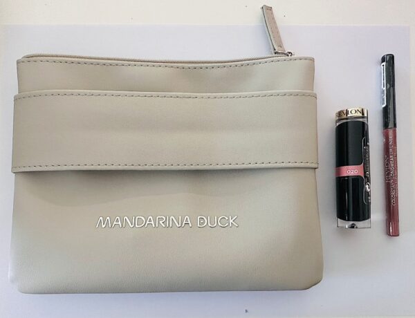 POCHETTE GRIGIO CHIARO CON ROSSETTO E MATITA LABBRA REVLON - immagine 2