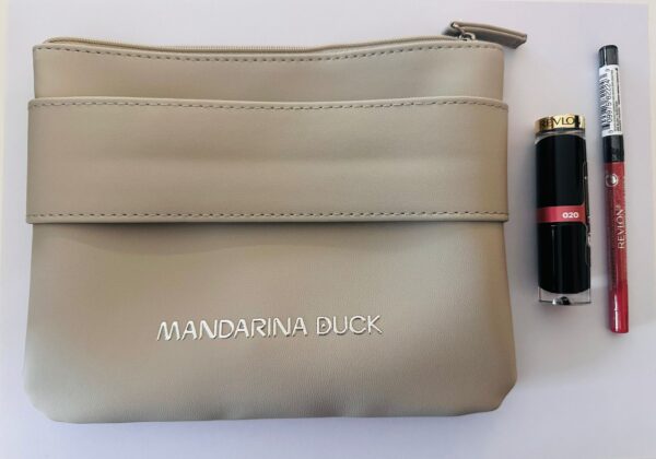 POCHETTE GHRIGIO CHIARO CON ROSSETTO E MATITA LABBRA REVLON - immagine 2